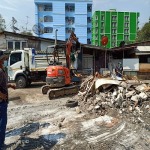งานรื้อถอนส่วนต่อเติมบ้านที่ทรุดออกย่านรามอินทรา - รับทุบตึกรื้อถอนอาคารกรุงเทพ