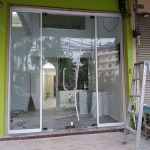 รับงานติดตั้งกระจกอลูมิเนียม - ทวีโชค รับติดตั้งฝ้ากระจกอลูมิเนียม 