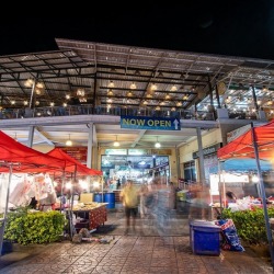 ตลาดอาหารทะเลสด ป่าตอง