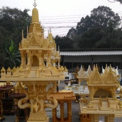 ศาลพระภูมิแบบเสาพญานาค